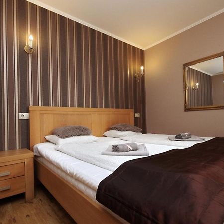 Guest House Romantika Panzio Дьюла Екстер'єр фото