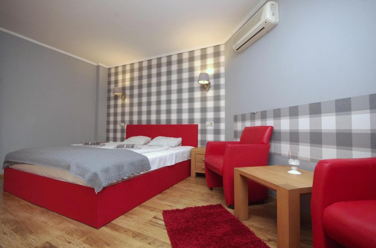 Guest House Romantika Panzio Дьюла Екстер'єр фото