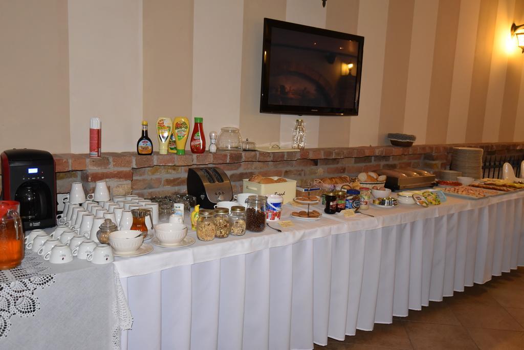 Guest House Romantika Panzio Дьюла Екстер'єр фото