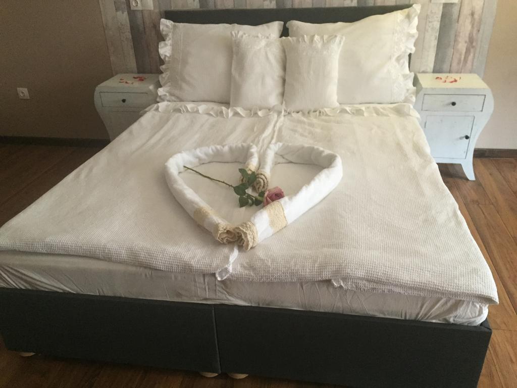 Guest House Romantika Panzio Дьюла Екстер'єр фото