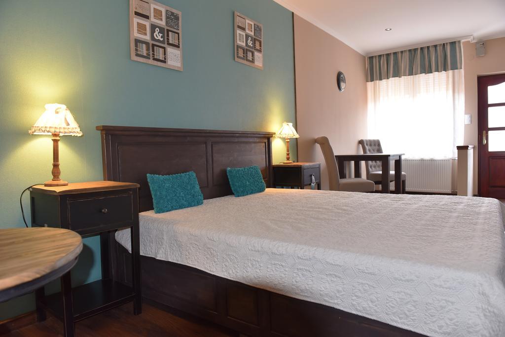 Guest House Romantika Panzio Дьюла Номер фото