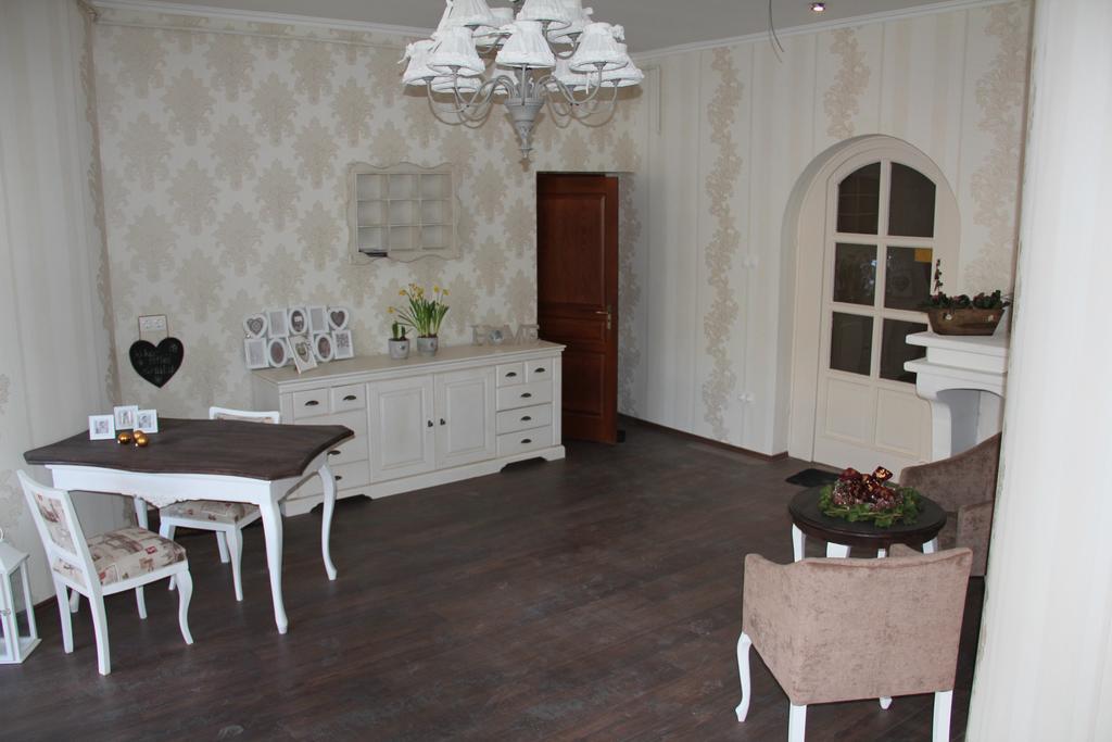 Guest House Romantika Panzio Дьюла Екстер'єр фото