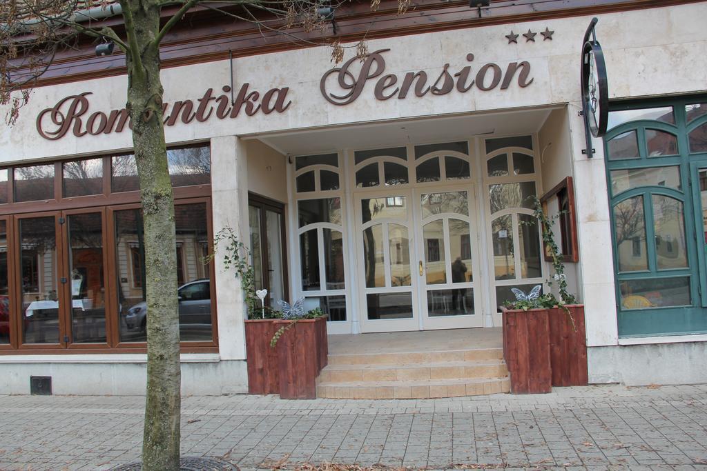 Guest House Romantika Panzio Дьюла Екстер'єр фото