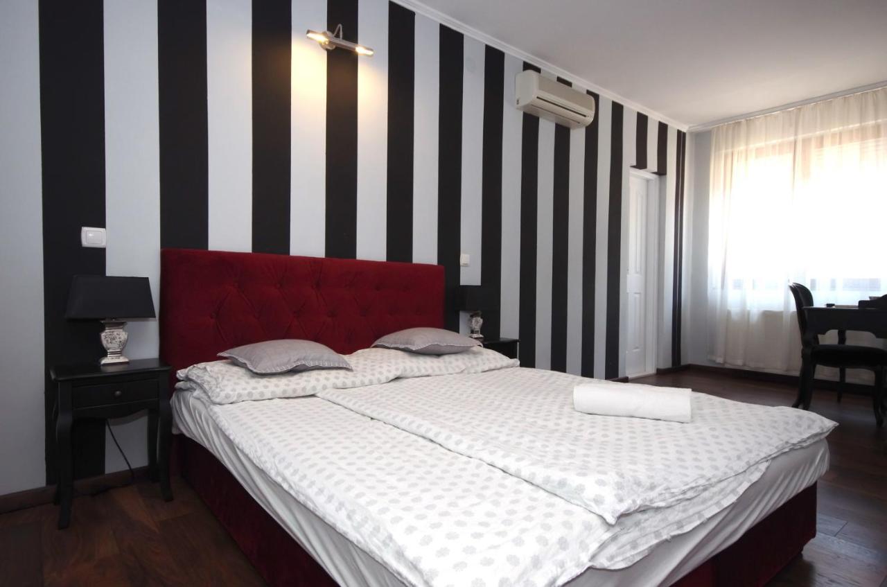 Guest House Romantika Panzio Дьюла Екстер'єр фото